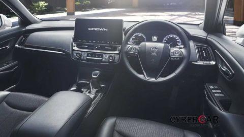 Toyota Crown 2021 ra mắt với màn hình cỡ lớn, giá từ 47.000 USD 2021-toyota-crown-update-1.jpg