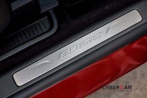 Ford Edge 2021 nâng cấp công nghệ, cạnh tranh Kia Sorento 2021-ford-edge-8.jpg