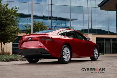 Toyota Mirai 2021 cập bến thị trường Mỹ với công nghệ an toàn vượt trội 2021-toyota-mirai-in-showrooms-this-dec-3.jpg