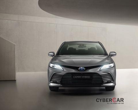 Toyota Camry Hybrid 2021 ra mắt: Nâng cấp về thiết kế và trang bị 2021-toyota-camry-hybrid-06.jpg