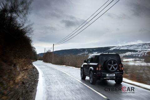 Land Rover Defender V8 2022 trình làng, mạnh 518 mã lực land-rover-defender-v8-46.jpg