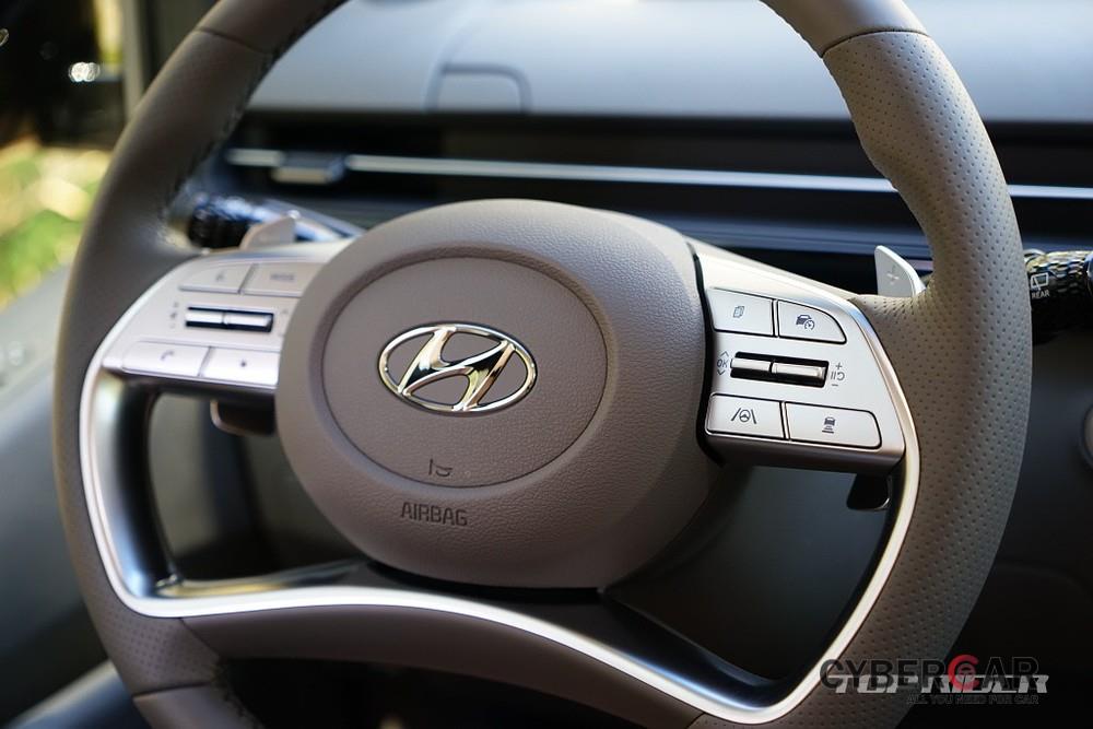 Vô lăng của Hyundai Staria 2021