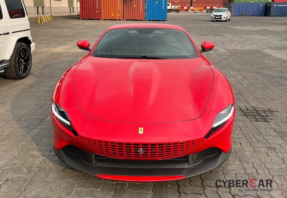 Thiết kế phần đầu của siêu xe Ferrari Roma