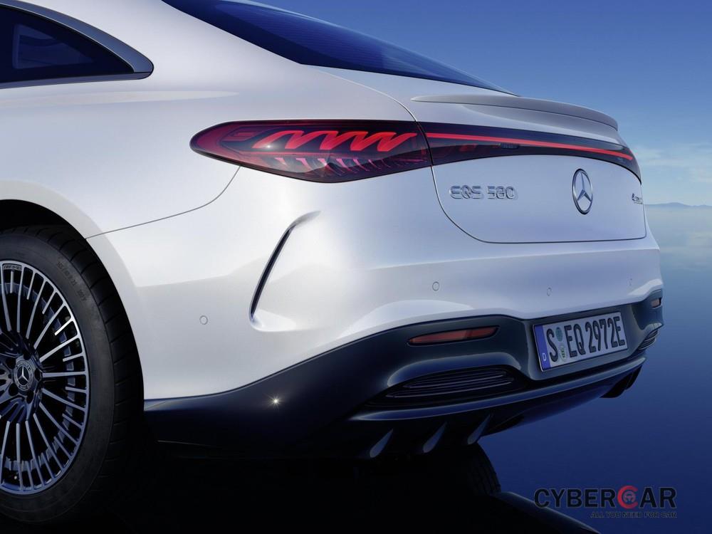 Cận cảnh đèn hậu của Mercedes-Benz EQS 2022