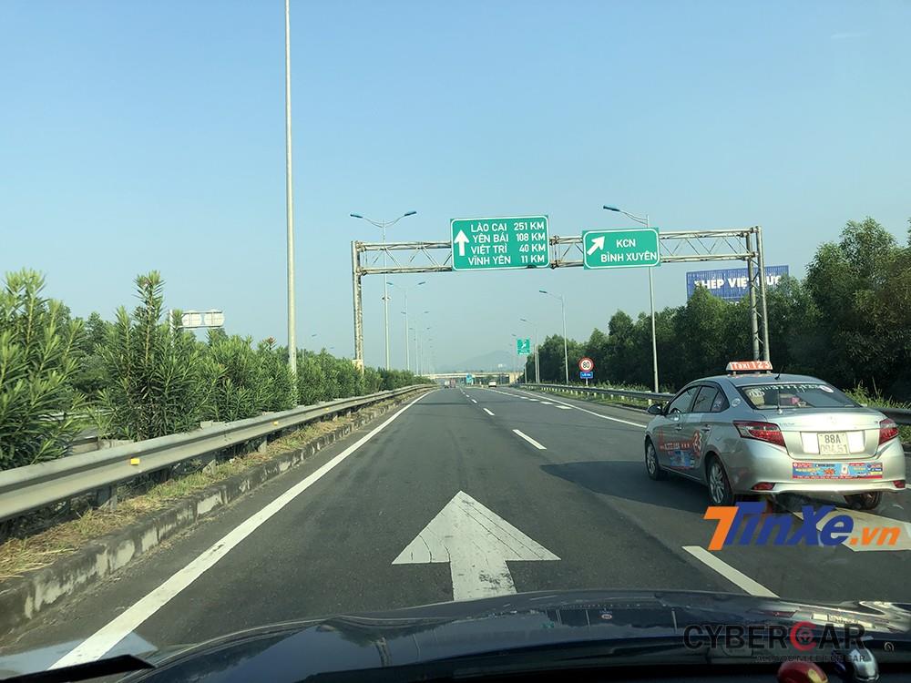 Sử dụng cao tốc Nội Bài - Lào Cai để di chuyển sẽ giúp các bạn ghé được thành phố Yên Bái để nghỉ ngơi.