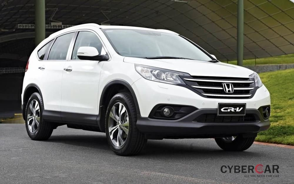 Honda CR-V 2.0AT 2014 vẫn là một mẫu xe được đánh giá là có cảm giác lái tốt
