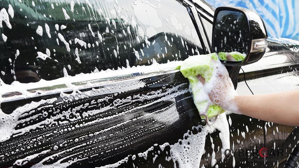 Các chuyên gia khuyên nên rửa xe 2 tuần 1 lần
