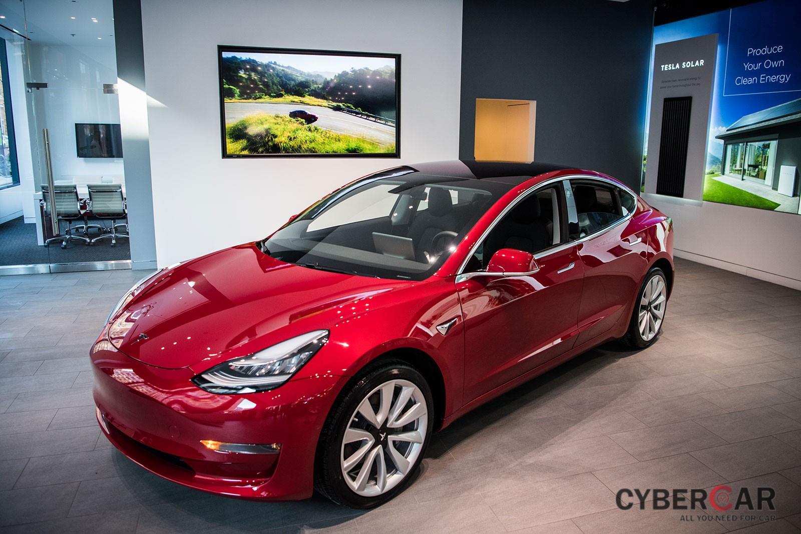 Điểm số chung của Tesla bị kéo tụt vì Model 3