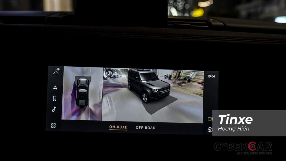 Camera 360 độ chính là tính năng có thể giúp người lái xe yên tâm điều khiển Land Rover Defender luồn lách trong phố đông.