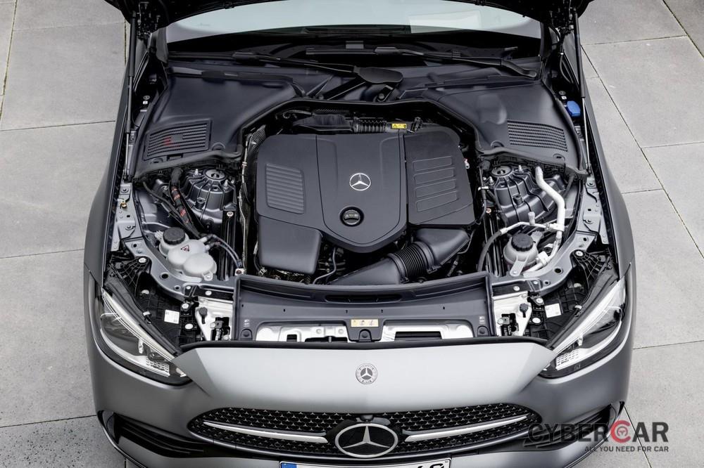 Toàn bộ các phiên bản của dòng Mercedes-Benz C-Class 2022 đều dùng hệ truyền động mild hybrid