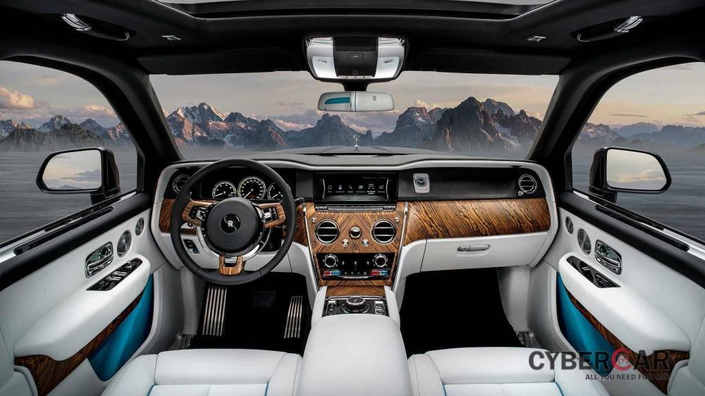 Không gian nội thất sang trọng của Rolls-Royce Cullinan 2019