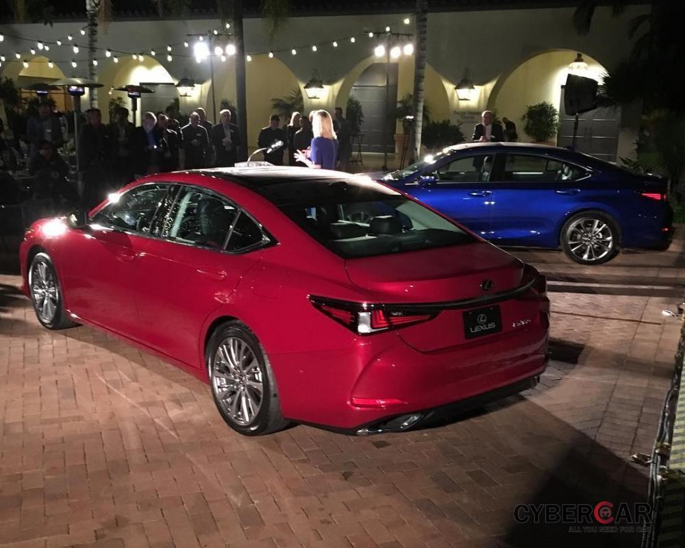 Lexus ES 2019 có 3 tùy chọn động cơ, tùy thị trường