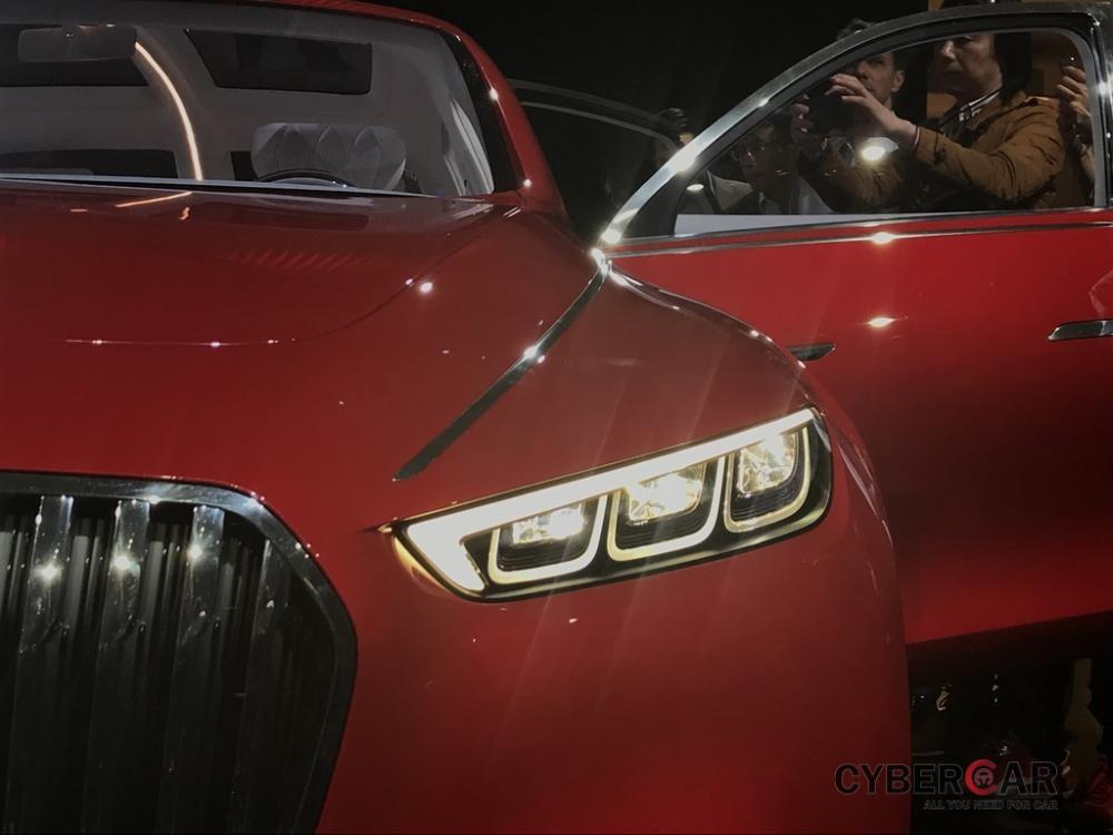 Cụm đèn pha thanh mảnh của Vision Mercedes-Maybach Ultimate Luxury