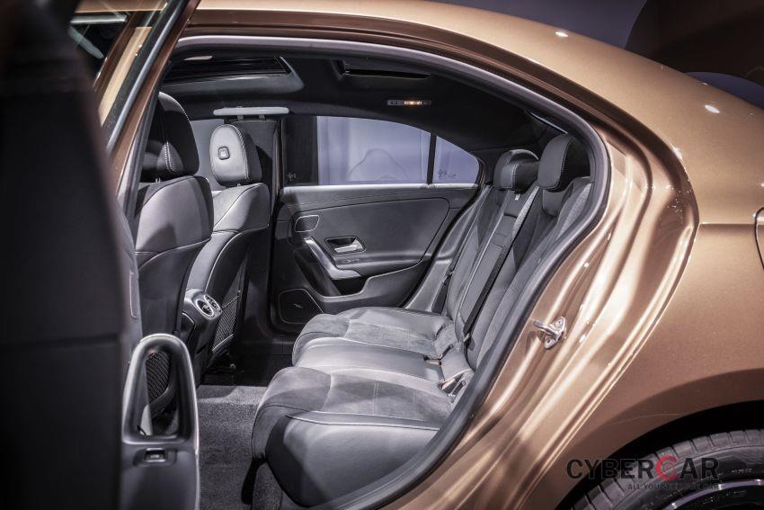Hàng ghế sau của Mercedes-Benz A-Class L Sedan 2018