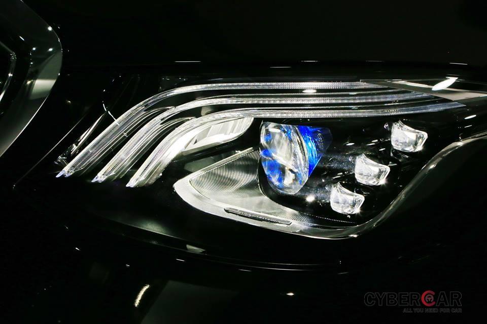 Đèn pha của Mercedes-Benz S450L 2018 và S450L Luxury 2018 là loại MultiBeam LED