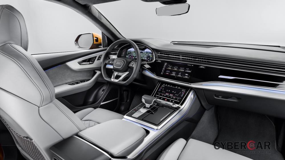 Hệ thống MMI của Audi Q8 2019 có 2 màn hình cảm ứng nằm gần nhau