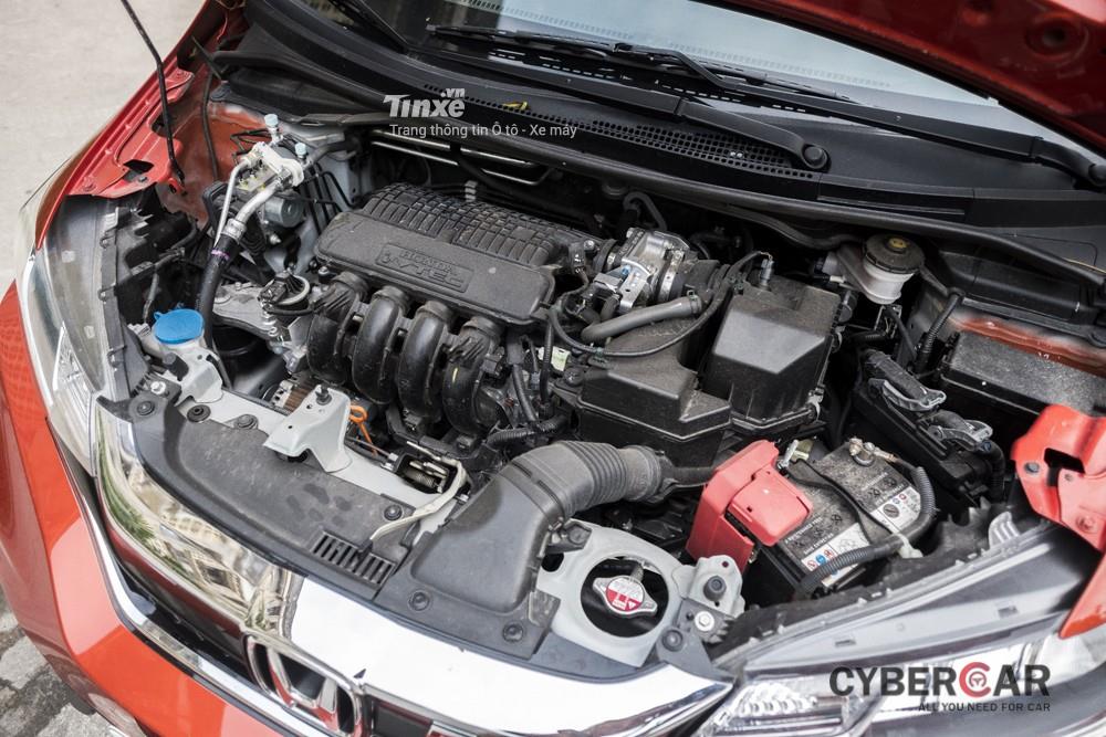 Động cơ nhỏ chỉ 1.5L trên Honda Jazz RS có khả năng sản sinh công suất tối đa 118 mã lực và mô-men xoắn cực đại 145Nm