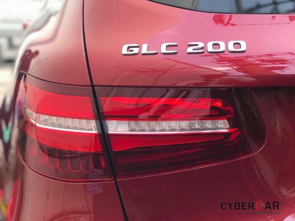 Mercedes-Benz GLC200 2018 dùng động cơ yếu hơn GLC250 4Matic