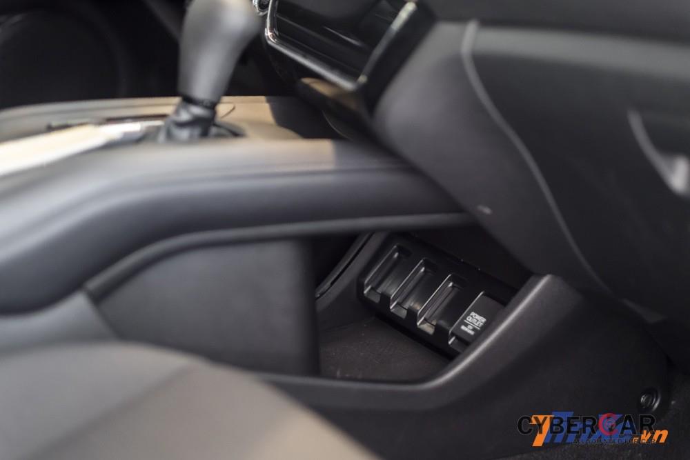 Điểm đánh giá cao của Honda HR-V là có khá nhiều không gian để đồ dành cho các hành khách trên xe.