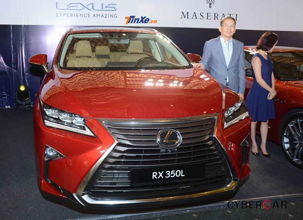 Dự kiến Lexus RX350L chính hãng sẽ được công bố giá bán tại triển lãm ô tô Việt Nam 2018