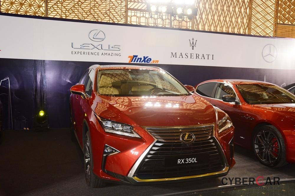 Đánh giá nhanh Lexus RX350L 2018 chính hãng đầu tiên tại Việt Nam