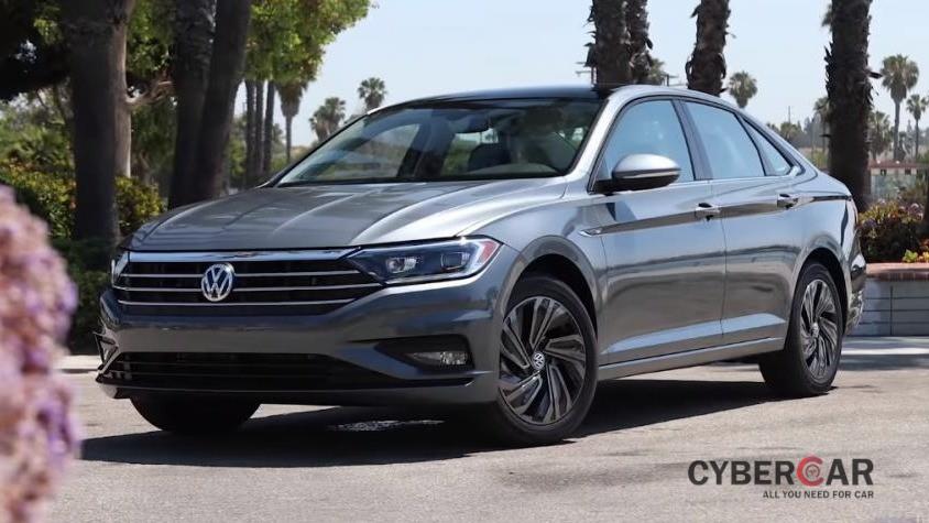 Mẫu Volkswagen Jetta 2019 trong video đánh giá