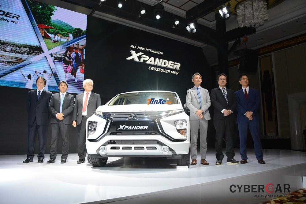 Đại diện Mitsubishi Nhật Bản và Việt Nam tại lễ ra mắt mẫu MPV cỡ nhỏ Xpander 2018 tại Việt Nam vào ngày 8/8/2018 vừa qua