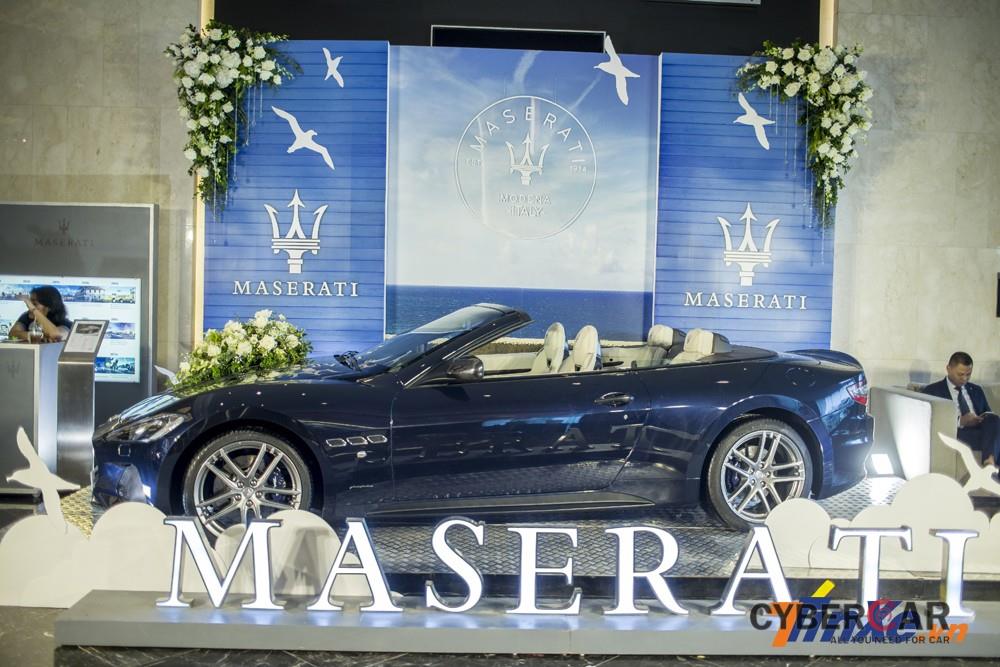 Kích thước của Maserati GranCabrio Sport là 4.910 x 2.056 x 1.380mm (DxRxC) cùng với chiều dài cơ sở 2.942mm.