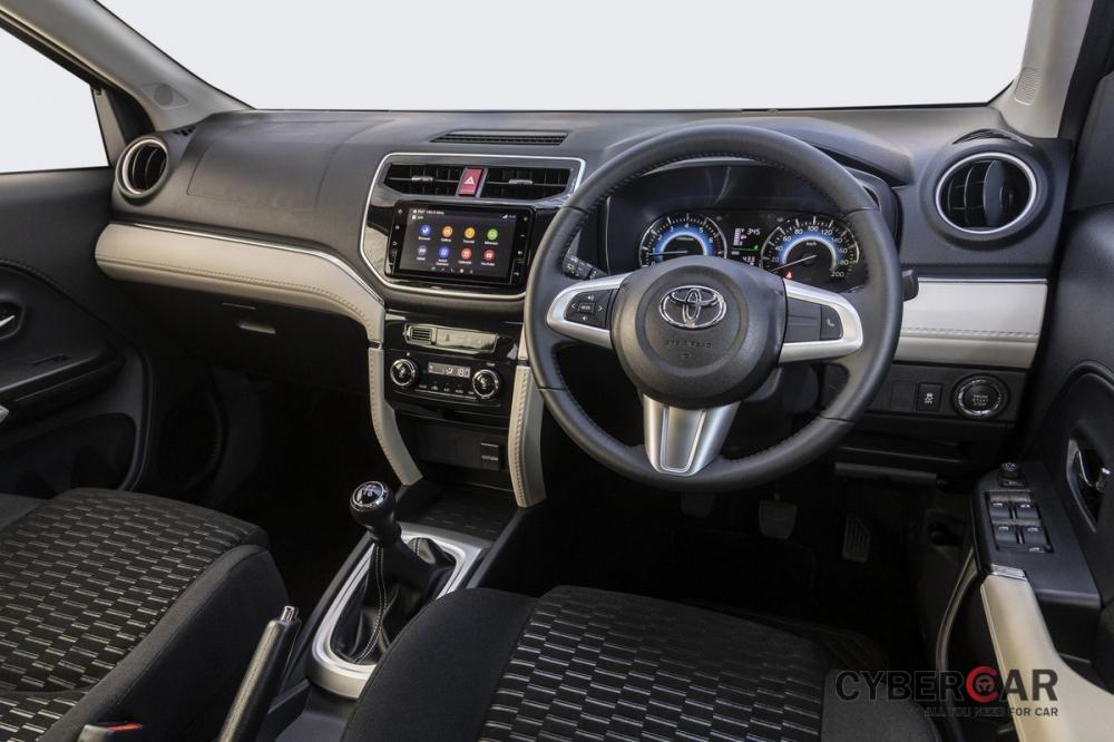Nội thất của Toyota Rush 2018 phiên bản Nam Phi
