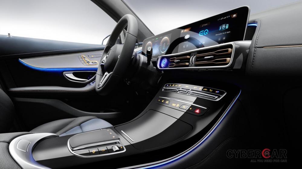 Đánh giá nhanh SUV điện Mercedes-Benz EQC vừa ra mắt