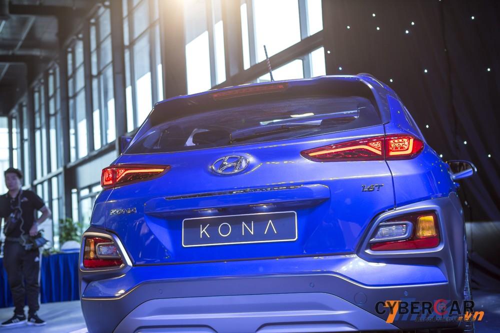 Trên tay 700 triệu đồng, mua Hyundai Kona hay Ford EcoSport?