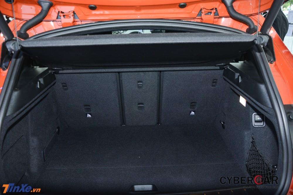  Khoang hành lý của BMW X2 có thể tích lên đến 470 lít