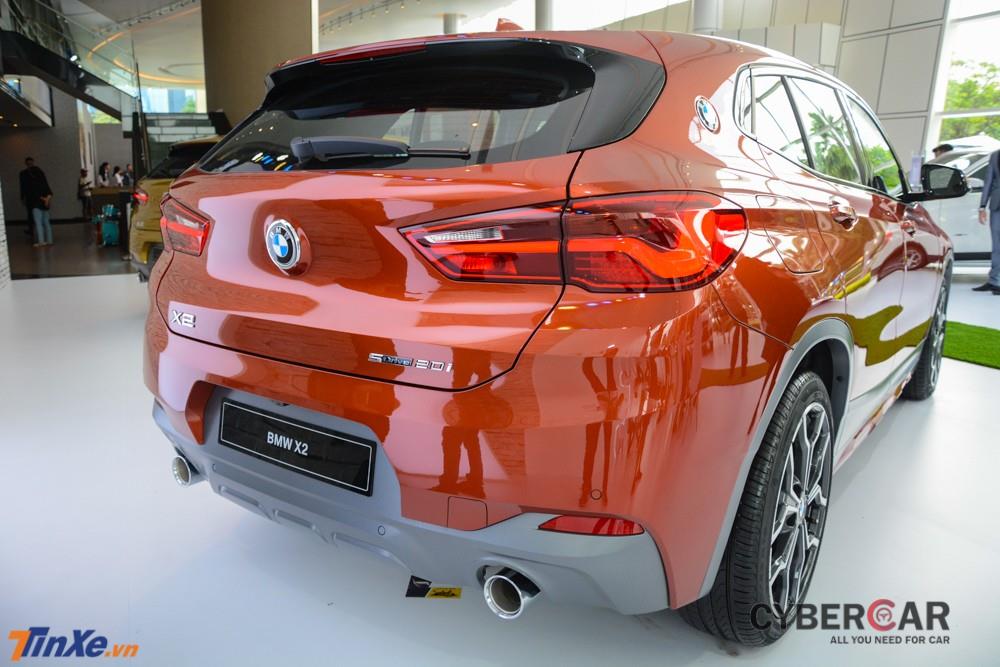 Hệ thống chống bó cứng phanh ABS, hệ thống treo M-Sport, hệ thống hỗ trợ vào cua là những trang bị nổi bật trên BMW X2