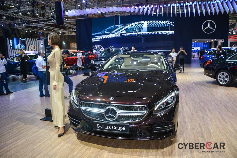 S-Class Coupe 2018 chính là tâm điểm của gian hàng Mercedes-Benz tại triển lãm VMS 2018