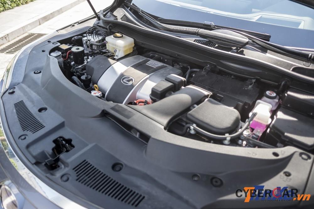 Động cơ xăng kết hợp động cơ điện là điểm nhấn của Lexus RX450h 2018.
