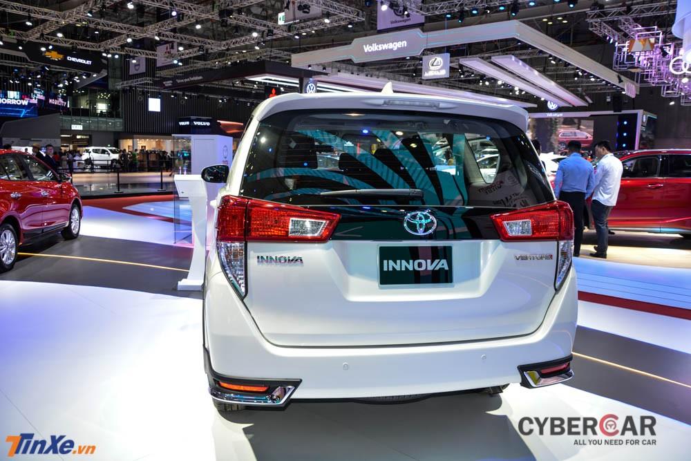 Nhờ những trang bị trên phiên bản cải tiến này mà chiếc MPV của Toyota đã đạt chuẩn an toàn 5 sao của Asean ENCAP