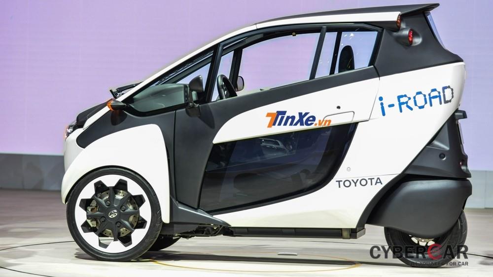 Sau 5 năm ra mắt các khách hàng trên thế giới, Toyota Việt Nam mới đem về nước chiếc xe concept 3 bánh mang tên i-Road 