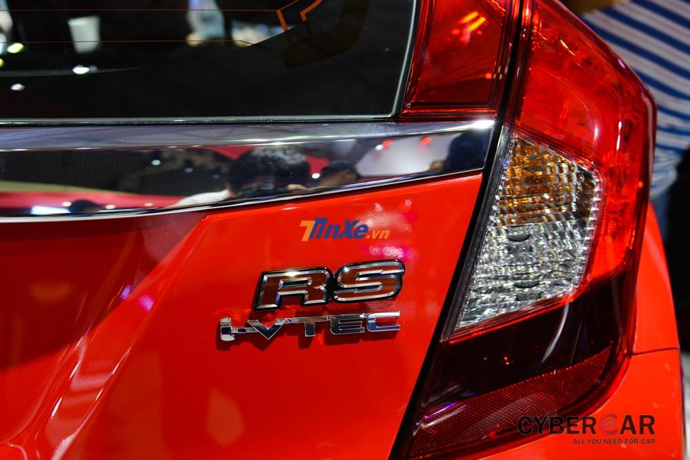 Honda Jazz RS bản độ Mugen cũng không có nâng cấp nào ở động cơ, xe vẫn được trang bị trái tim SOHC i-VTEC, dung tích 1.5 lít, 4 xi-lanh thẳng hàng