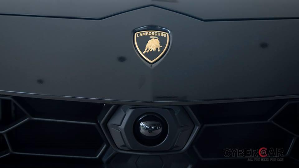 Siêu SUV Lamborghini Urus mới cập bến Campuchia