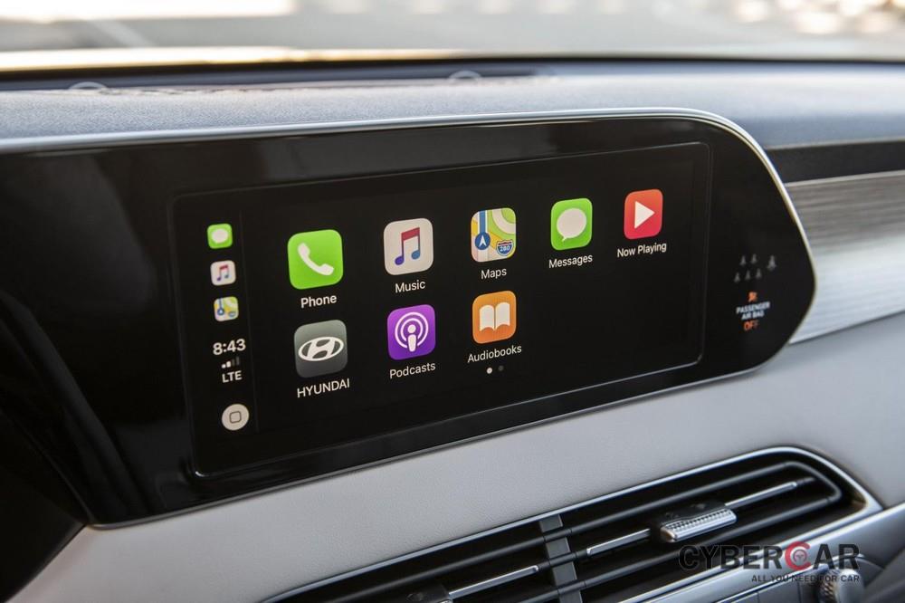 Màn hình thông tin giải trí tương thích với Apple CarPlay và Android Auto