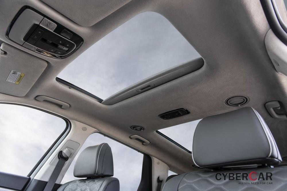 2 cửa sổ trời khá rộng của Hyundai Palisade 2020