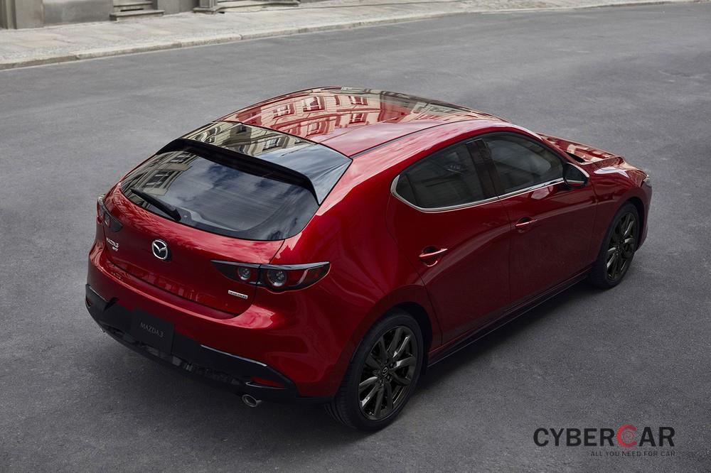 Mazda3 2019 có cánh gió nhỏ trên mui