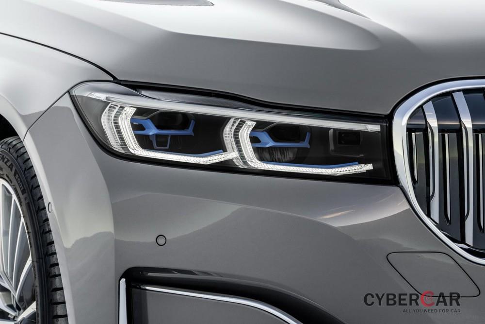 Cận cảnh cụm đèn pha laser tùy chọn của BMW 7-Series 2020 