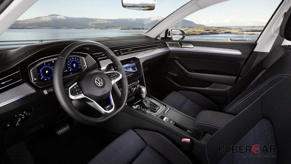 Volkswagen Passat 2020 được bổ sung vô lăng mới