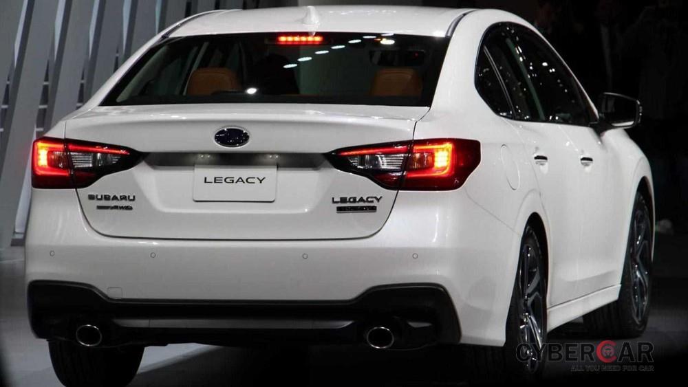 Subaru Legacy 2020 được bổ sung cụm đèn hậu nhỏ hơn
