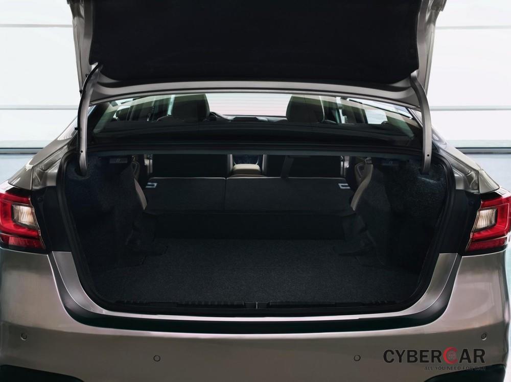 Khoang hành lý của Subaru Legacy 2020