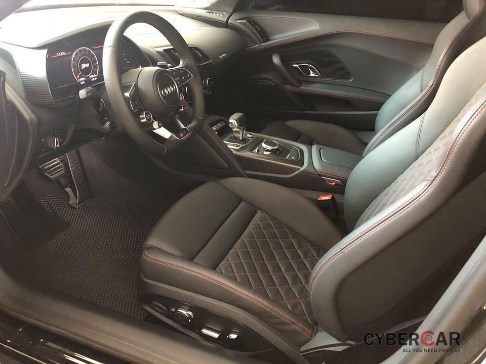 Nội thất Audi R8 V10 Plus của Cường Đô-la