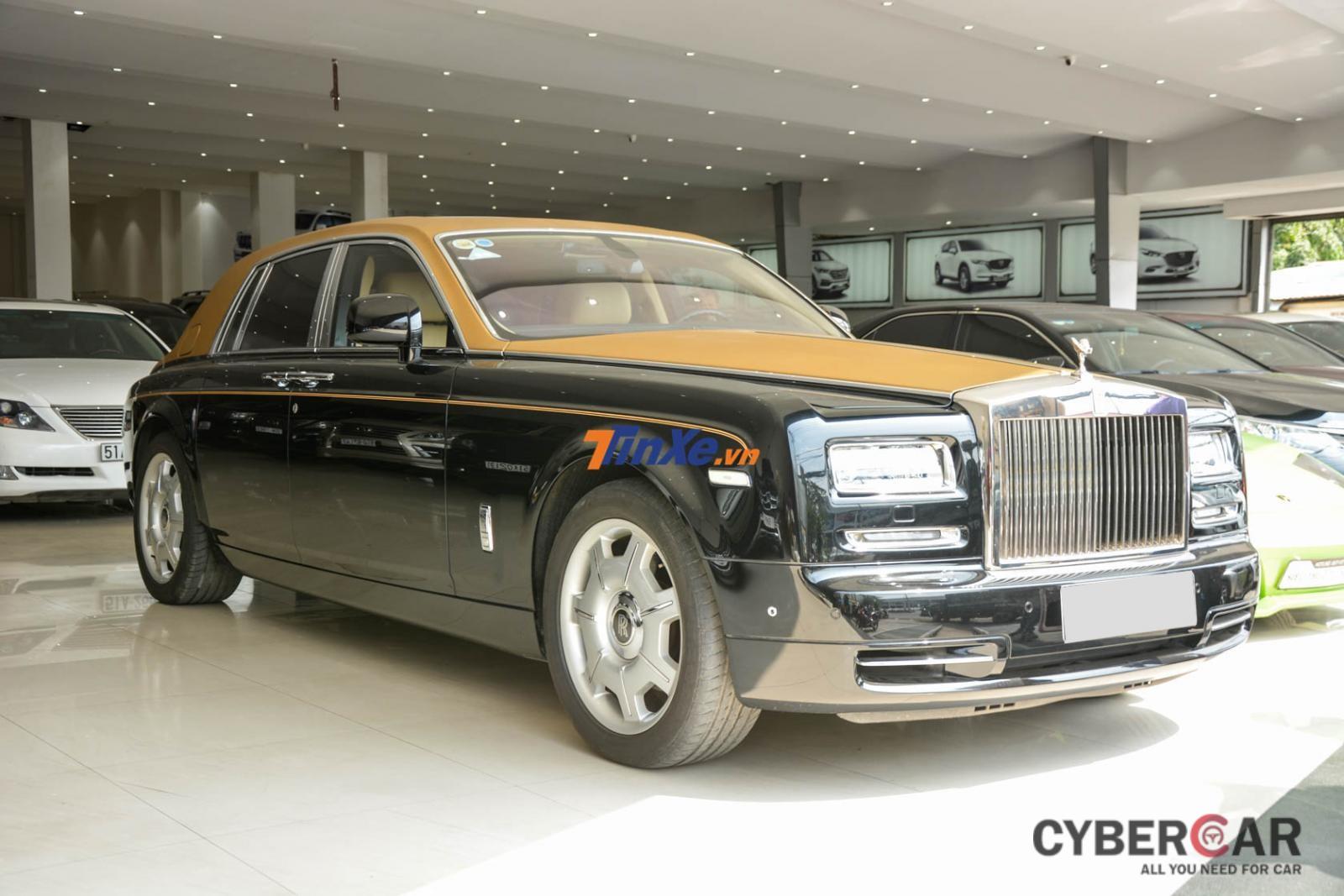 Cận cảnh chiếc Rolls-Royce Phantom Series II đang được rao bán