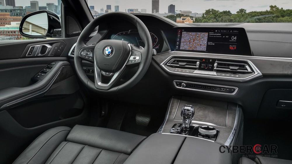 Khoang lái của BMW X5 2019