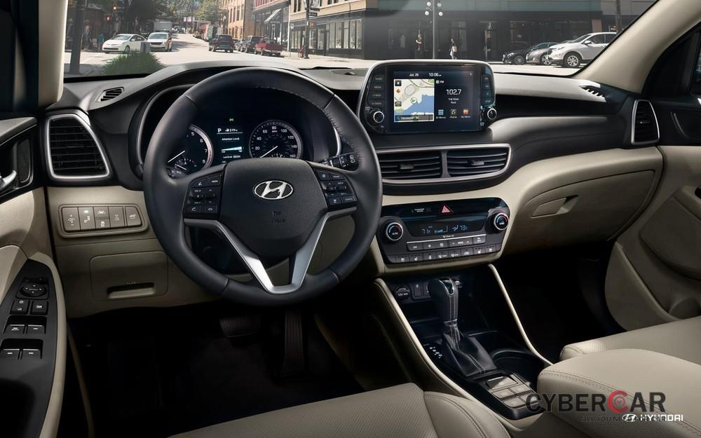 Nội thất của Hyundai Tucson 2019 cũng có tính công nghệ và hiện đại hơn, cho dù chưa thực đẹp mắt